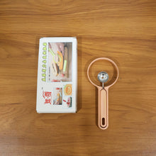 2-in-1FruitPeeler-live - Indigenous Shop