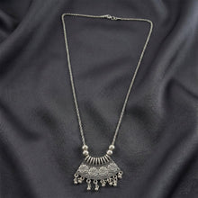 Indian chandelier necklace        
