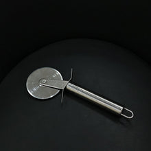 Pizza-Cutter-08_15be1532-5055-4e95-b200-7fac33f44119 - Indigenous Shop