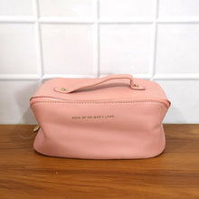 Travel-Makeup-Bag-08_67b8dcad-41a3-4e17-bdf8-d043f40b21b1 - Indigenous Shop