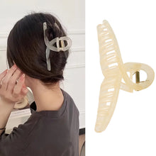 hair-clip-03_238dc3e6-3467-498a-9379-5c8d1f4218a6 - Indigenous Shop