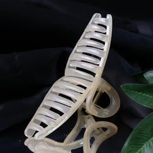 hair-clip-04_587ad3b6-4bb5-46a5-a11a-e24d4959a802 - Indigenous Shop